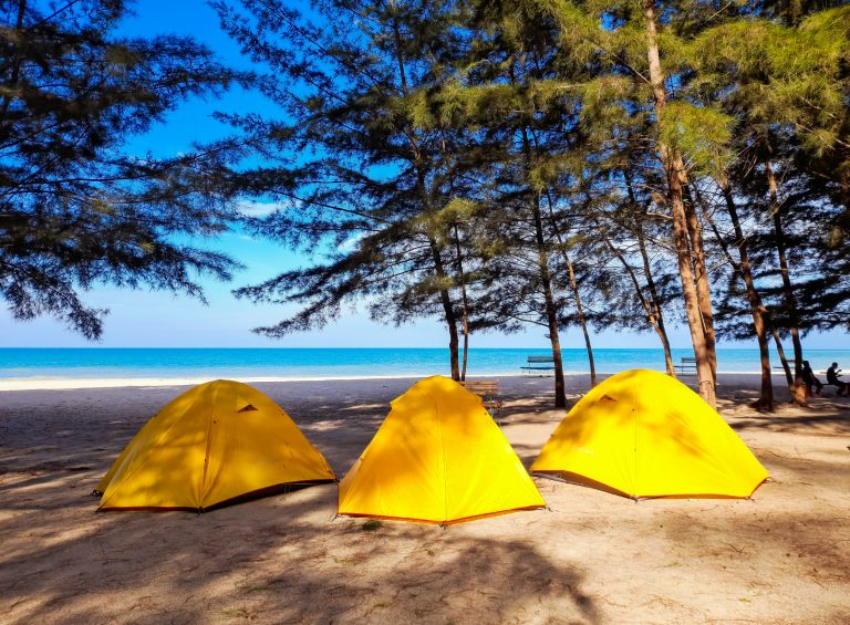 Berapa Sih Biaya Untuk Camping Di Pantai Tikus Emas?