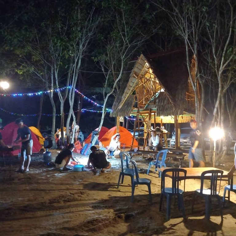 Serunya Camping di Pantai Tikus Emas Bangka